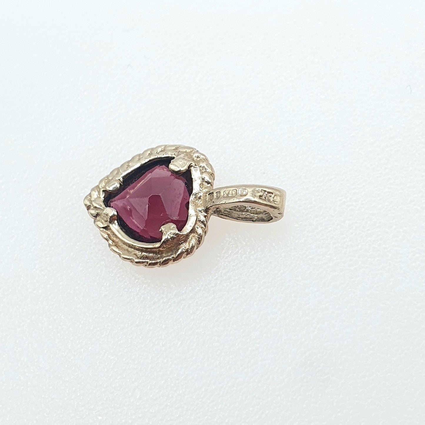 Vintage 9ct Gold Garnet Heart Pendant Small Pyrope Gemstone Small Rope Border Solid 9k 9kt Jewellery Jewelry
