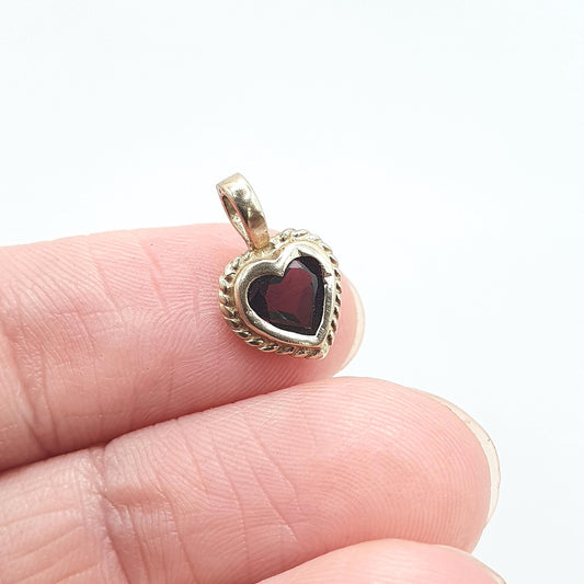 Vintage 9ct Gold Garnet Heart Pendant Small Pyrope Gemstone Small Rope Border Solid 9k 9kt Jewellery Jewelry