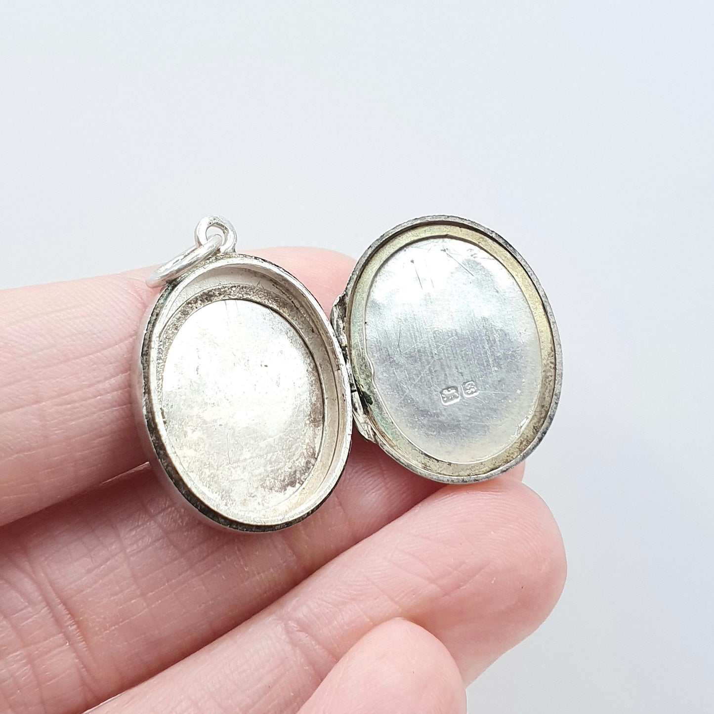 Antique Victorian Sterling Silver Flower Locket Small Oval Picture Photo Picture Keepsake Gift Womens Jewelry Jewellery