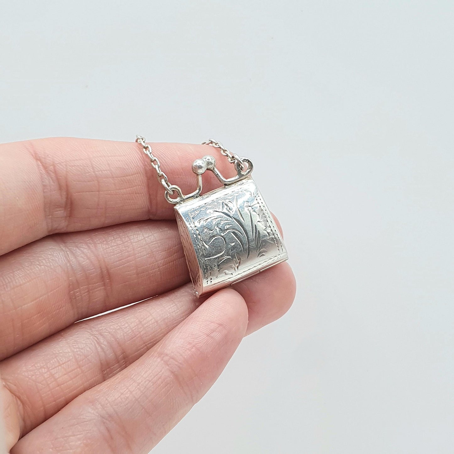 Vintage Sterling Silver Purse Handbag Locket Hand Engraved Pendant Necklace Photo Picture Unisex Jewelry Womens Jewellery