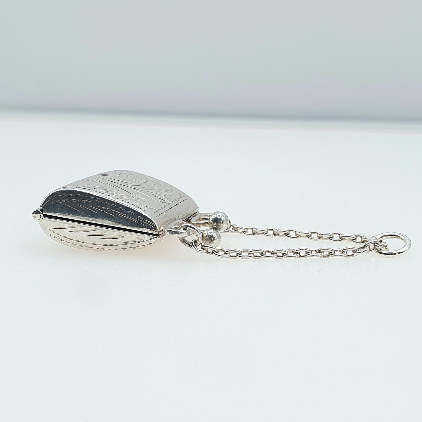 Vintage Sterling Silver Purse Handbag Locket Hand Engraved Pendant Necklace Photo Picture Unisex Jewelry Womens Jewellery