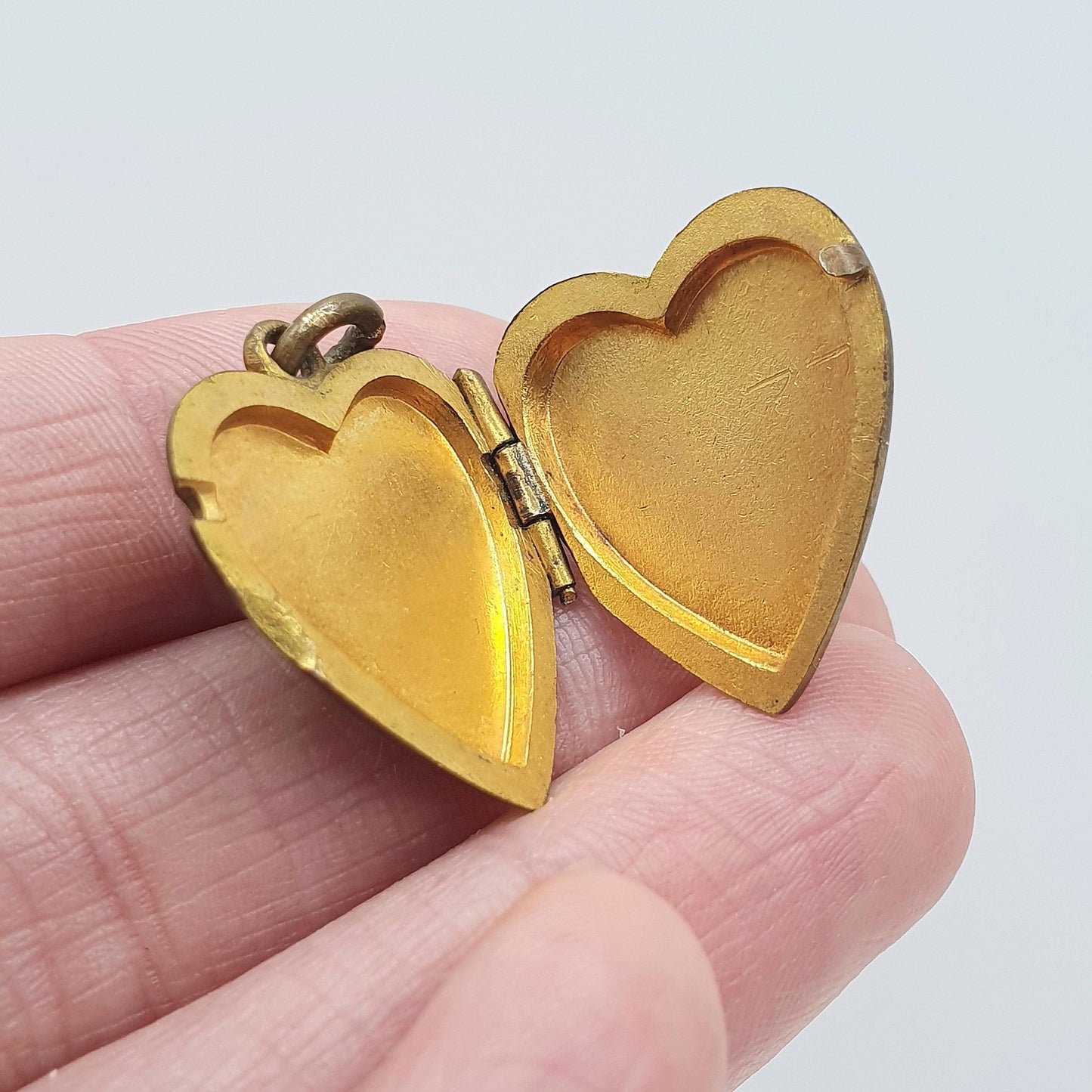 Antique Gold Gilt Isle of Man Heart Locket Manx Flag Cute Sweet Love Romantic Gift Vintage Womens Mens Jewellery Jewelry