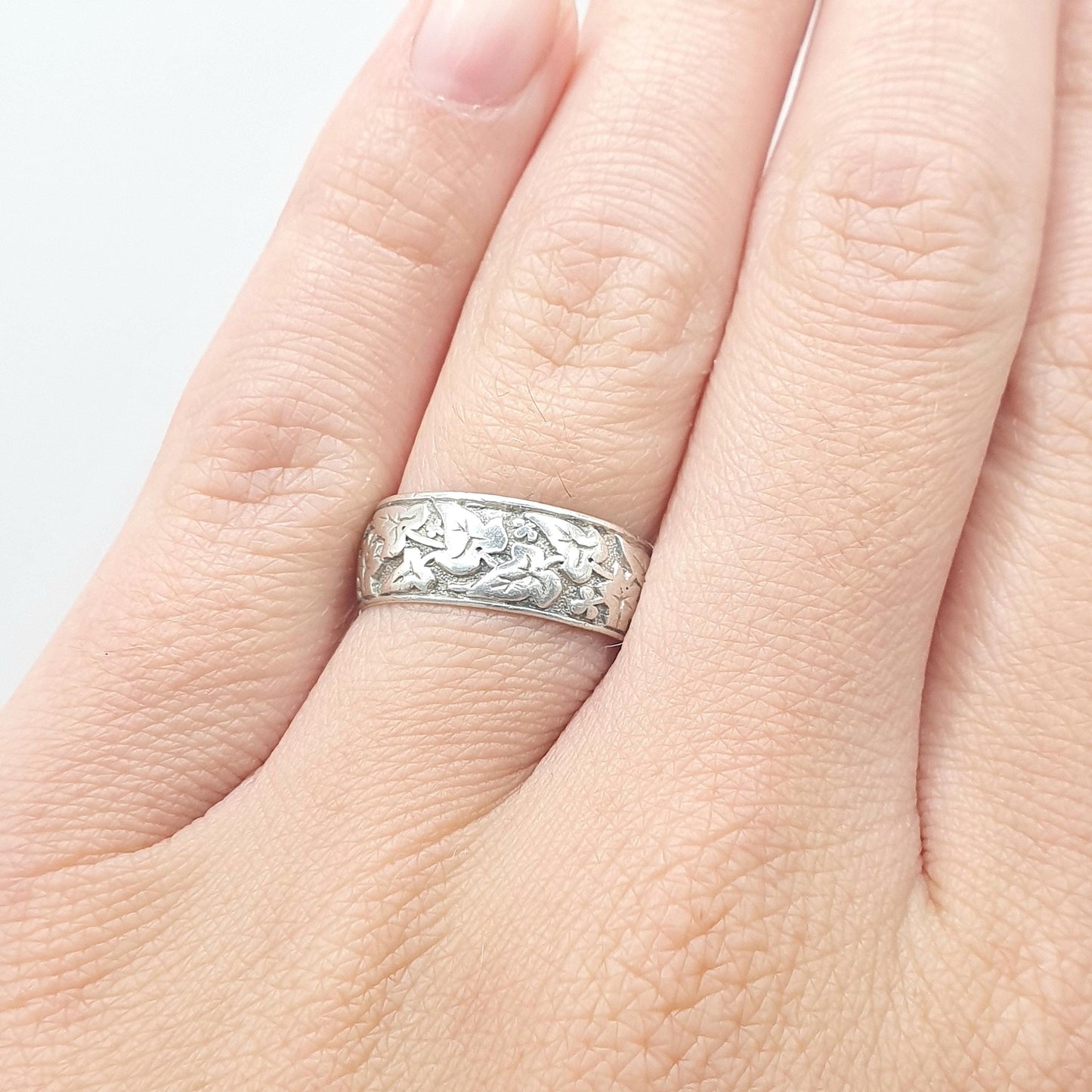 Antique Victorian Sterling Silver Band Ring Chased Ivy Leaf Pattern Foliage UK L US 5.75 Jewelry Womens Mens Womens Jewellery