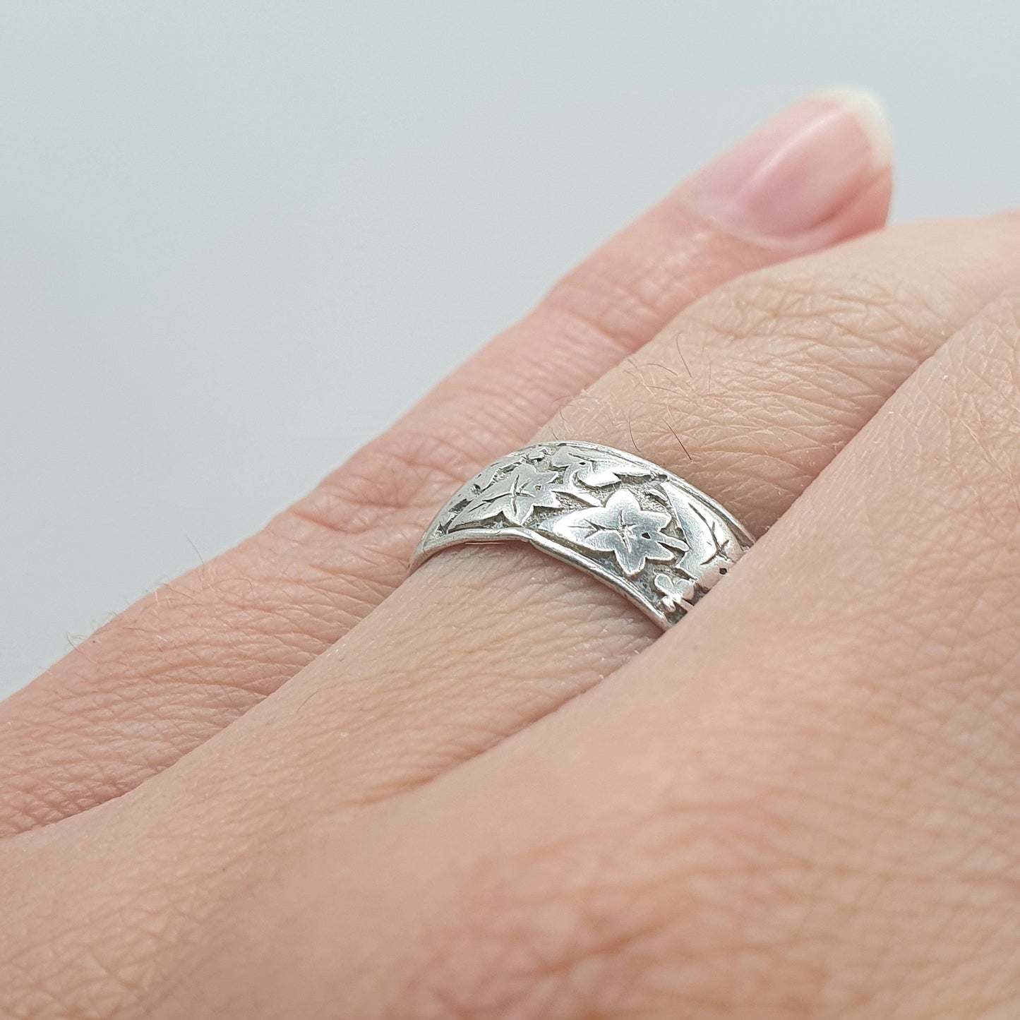 Antique Victorian Sterling Silver Band Ring Chased Ivy Leaf Pattern Foliage UK L US 5.75 Jewelry Womens Mens Womens Jewellery