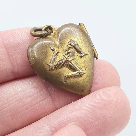 Antique Gold Gilt Isle of Man Heart Locket Manx Flag Cute Sweet Love Romantic Gift Vintage Womens Mens Jewellery Jewelry