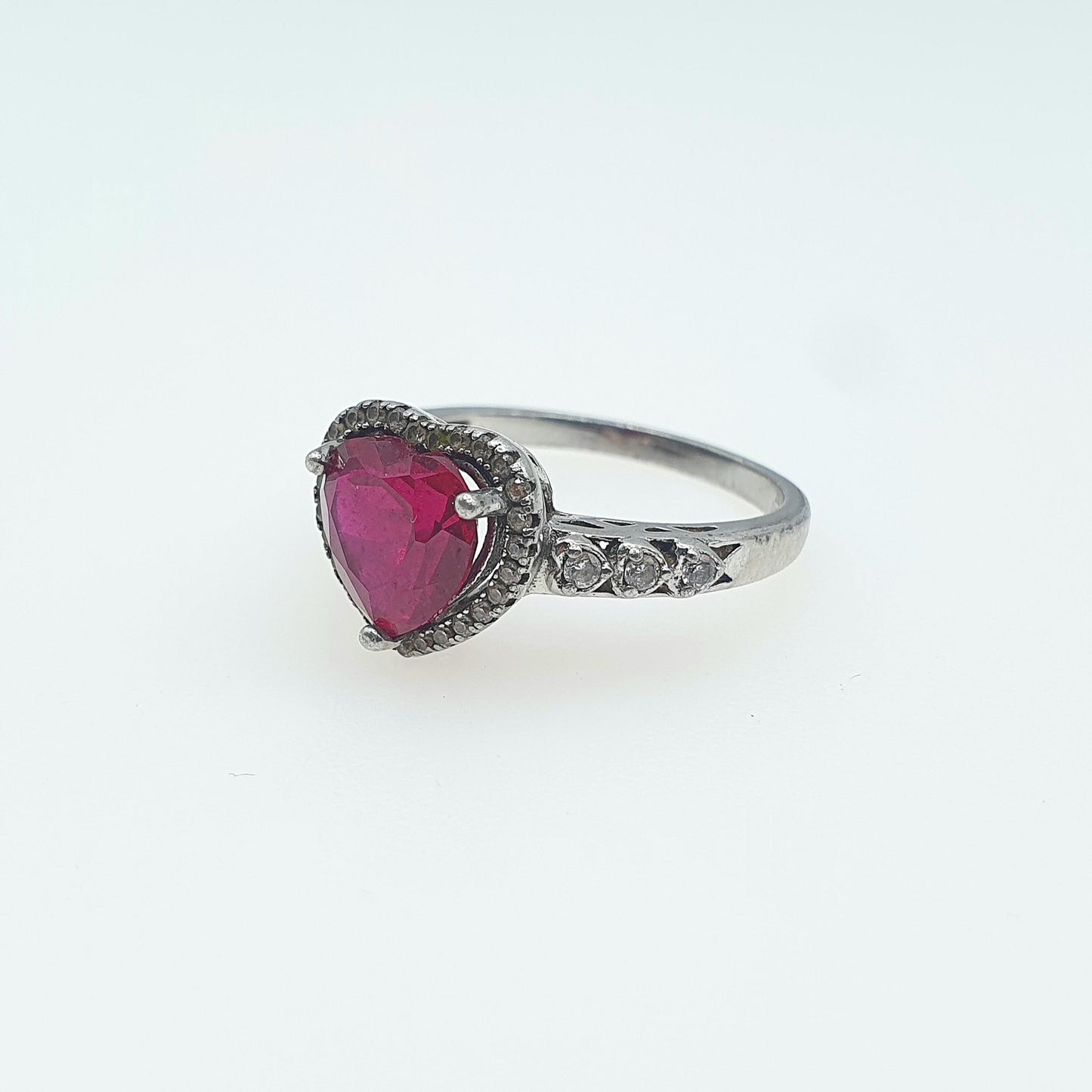 Vintage Sterling Silver Ruby Ring Heart Cut CZ Border Red Gemstone Modernist Retro Love Womens Jewelry Jewellery UK N.5 US 6.75