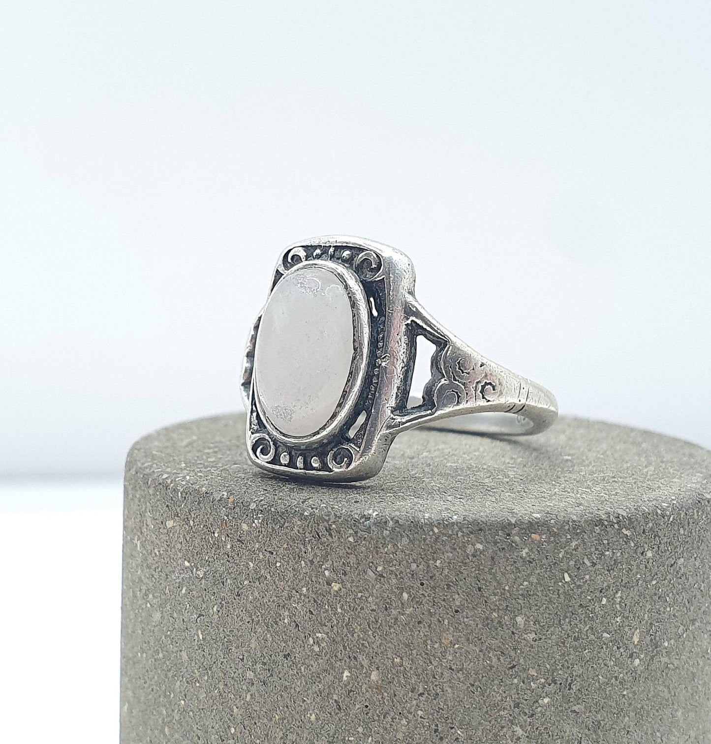 Antique Arts and Crafts Solid Silver Rose Quartz Ring Oval Cabochon Pink Quartz Jewelry Jewellery Vintage UK O.5 or US 7.5