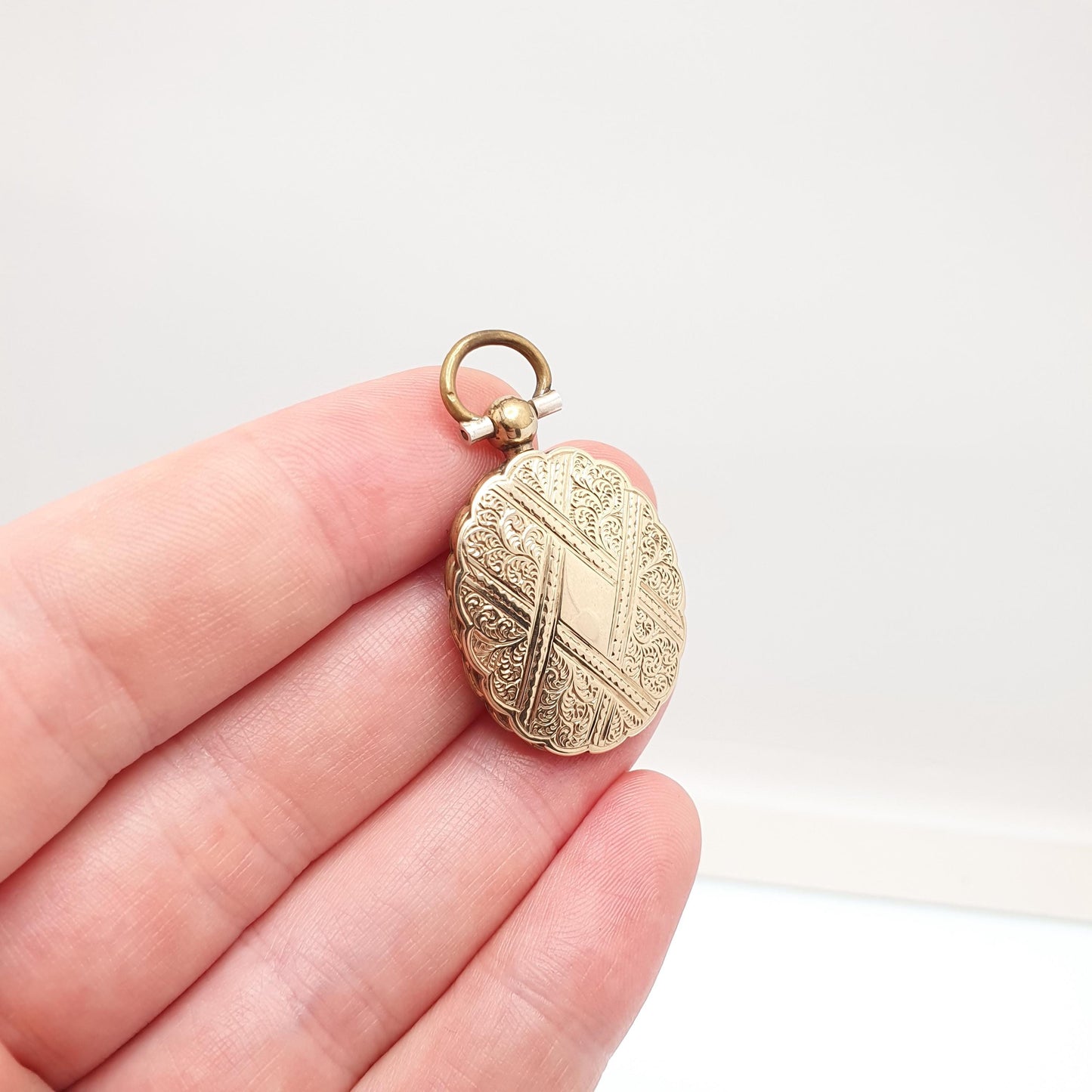 Antique Victorian 9ct Gold Locket 9kt 9k Back and Front Pocket Watch Style Pendant Picture Photo Vintage