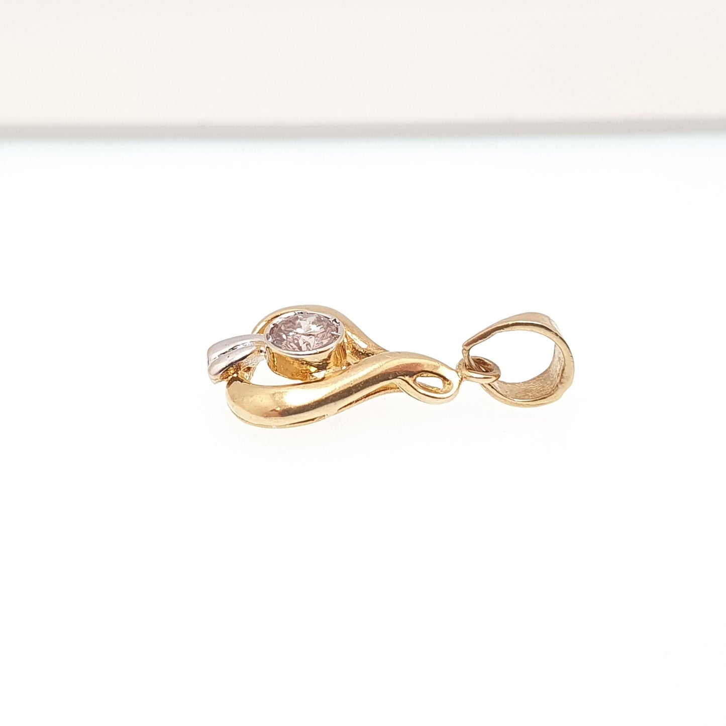 Vintage 18ct 18k Gold Diamond Pendant 0.15ct Necklace Solid 750 Natural Solitaire Brilliant Cut Figure 8