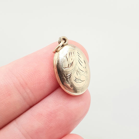 Vintage Solid 9k 9kt Gold Locket Oval All 9ct 9 Carat Small Necklace Engraved Photo Picture Pendant Retro Jewelry Jewellery