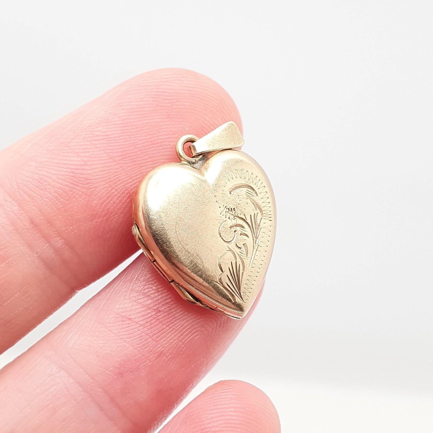 Antique 9ct Gold Heart Locket Cute Engraved Solid 9k 375 Pendant Love Gift Back & Front Necklace Jewelry Womens Jewellery