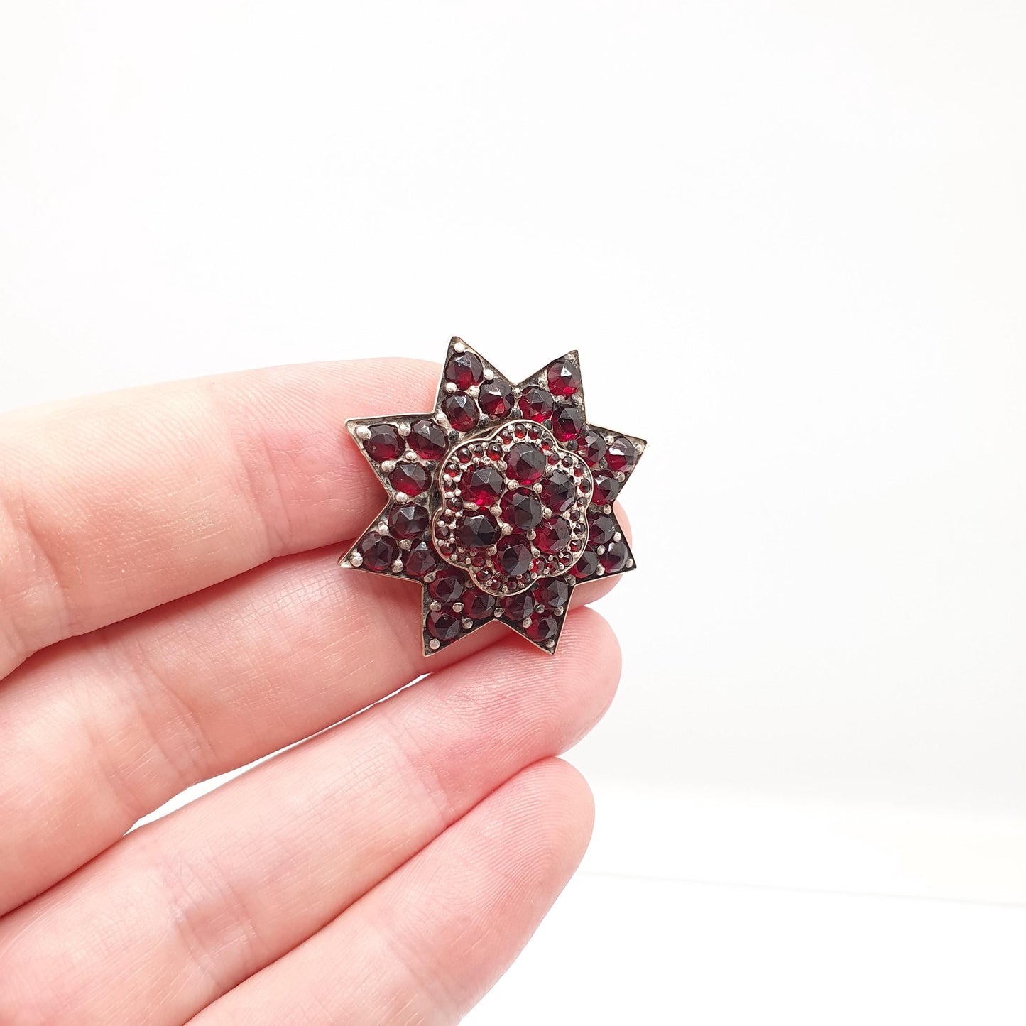 Antique Victorian Bohemian Garnet Star Brooch Starburst Rolled Gold Renaissance Revival Pyrope Vintage Jewelry Jewellery