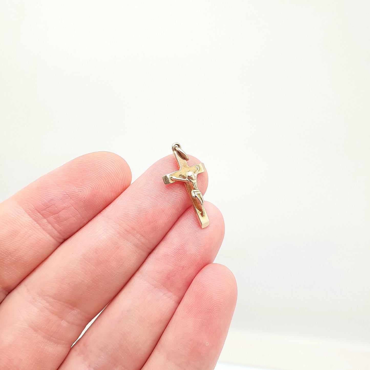 Vintage 9k 9ct Gold Jesus On The Cross Crucifix Necklace Pendant Charm Christian Catholic Solid 375 Religious Mens Womens Jewelry Jewellery
