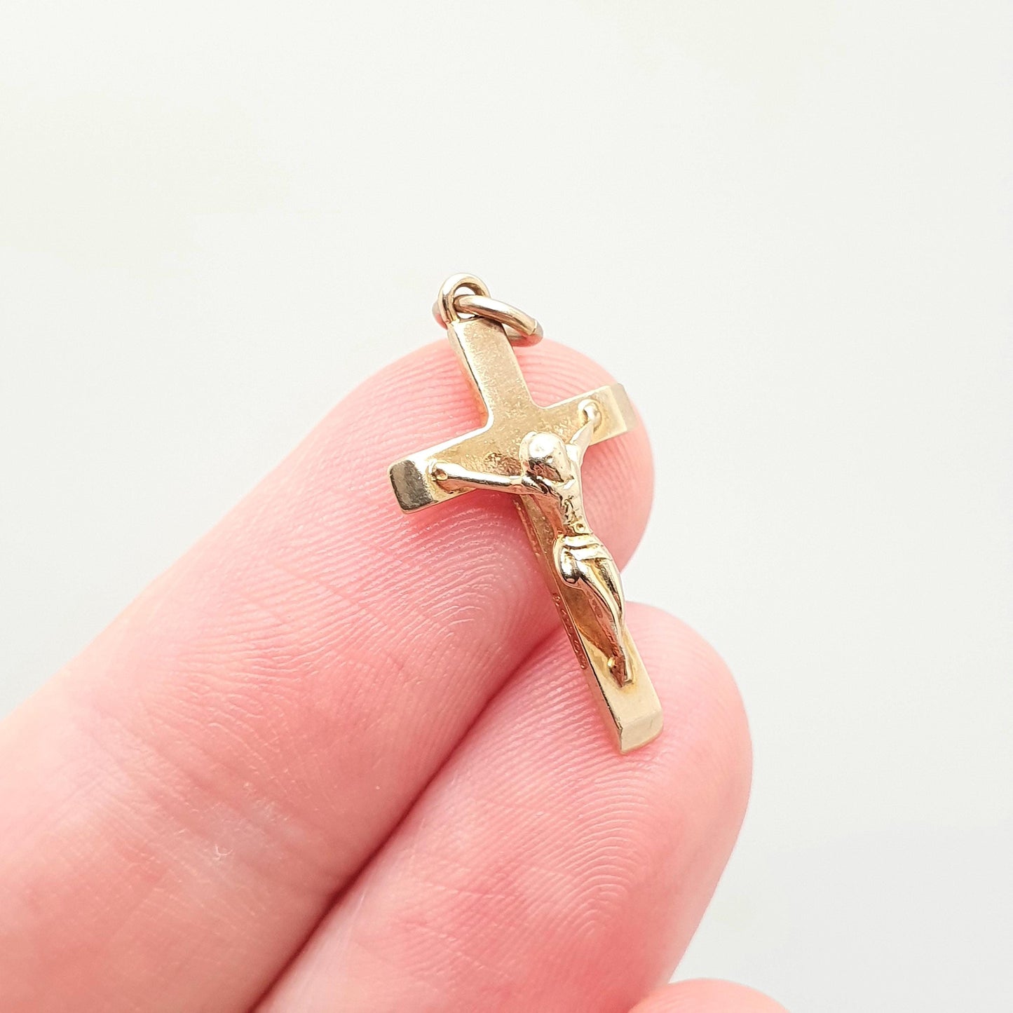 Vintage 9k 9ct Gold Jesus On The Cross Crucifix Necklace Pendant Charm Christian Catholic Solid 375 Religious Mens Womens Jewelry Jewellery