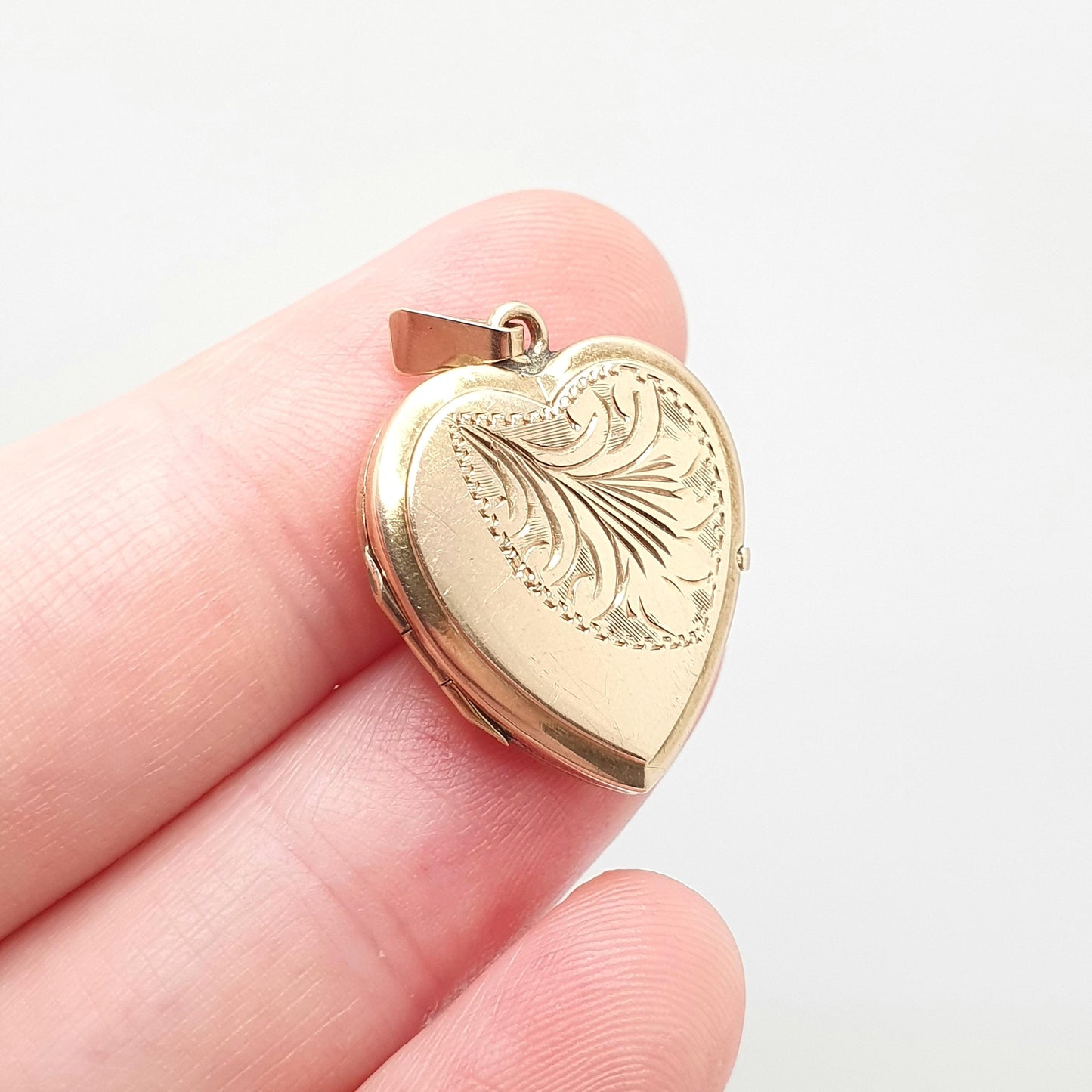 Antique 9ct Gold Heart Locket Cute Engraved Solid 9k 375 Pendant Love Gift Back & Front Necklace Jewelry Womens Jewellery