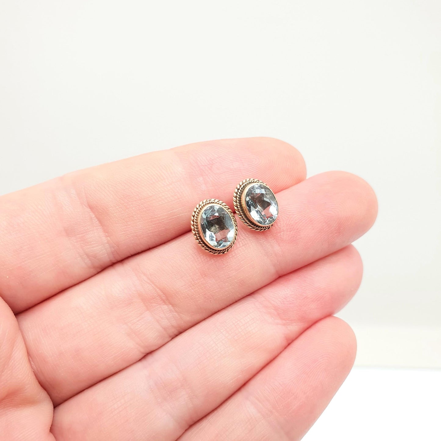 Vintage 9ct 9k Gold Aquamarine Earrings Oval Cut Stud Sparkly Solid 375 Cyan Ladies Womens Jewelry Retro Jewellery