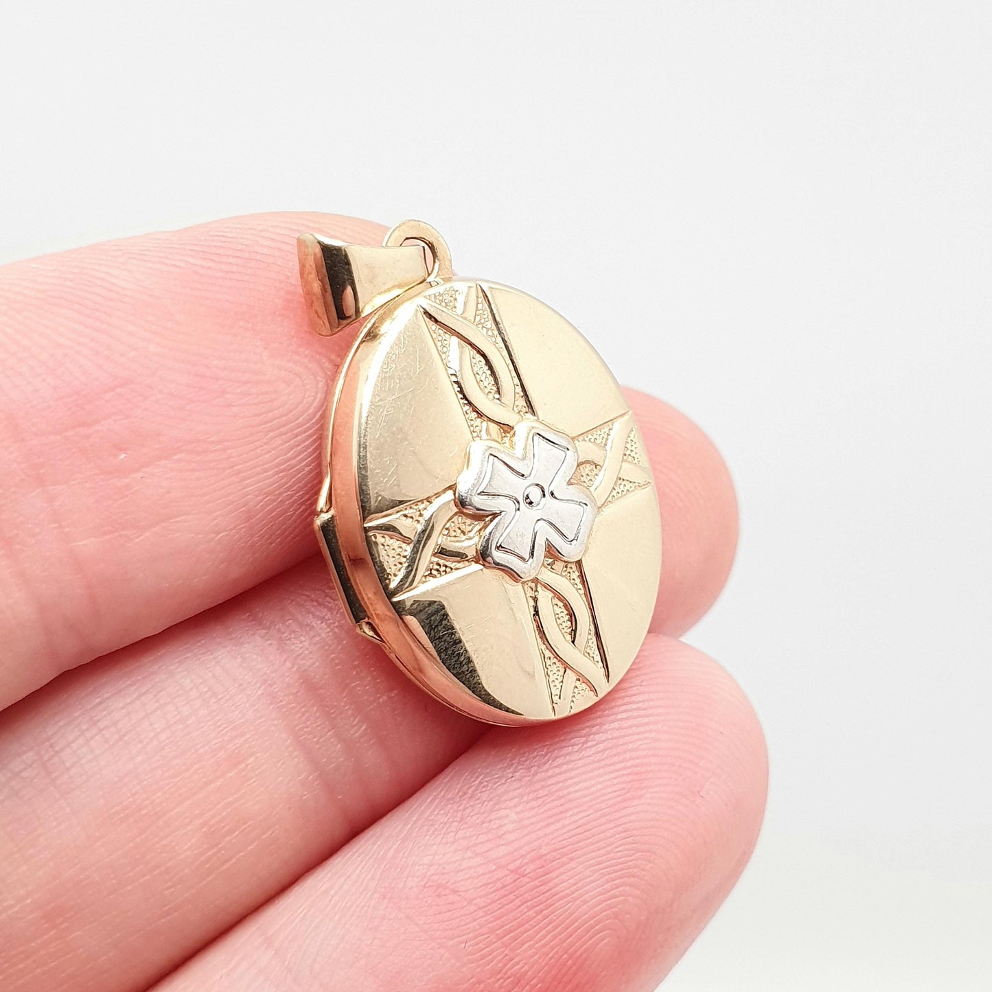 Vintage Solid 9ct 9k Gold Locket "A Best Friend Is Like A 4 Leaf Clover" Irish Proverb Necklace Pendant Jewelry Jewellery
