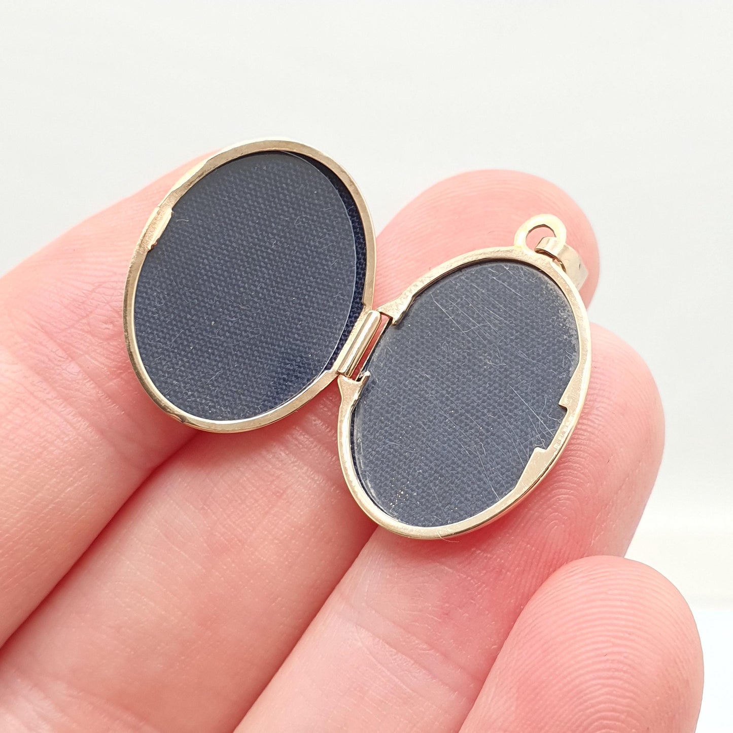 Vintage Solid 9ct 9k Gold Locket "A Best Friend Is Like A 4 Leaf Clover" Irish Proverb Necklace Pendant Jewelry Jewellery