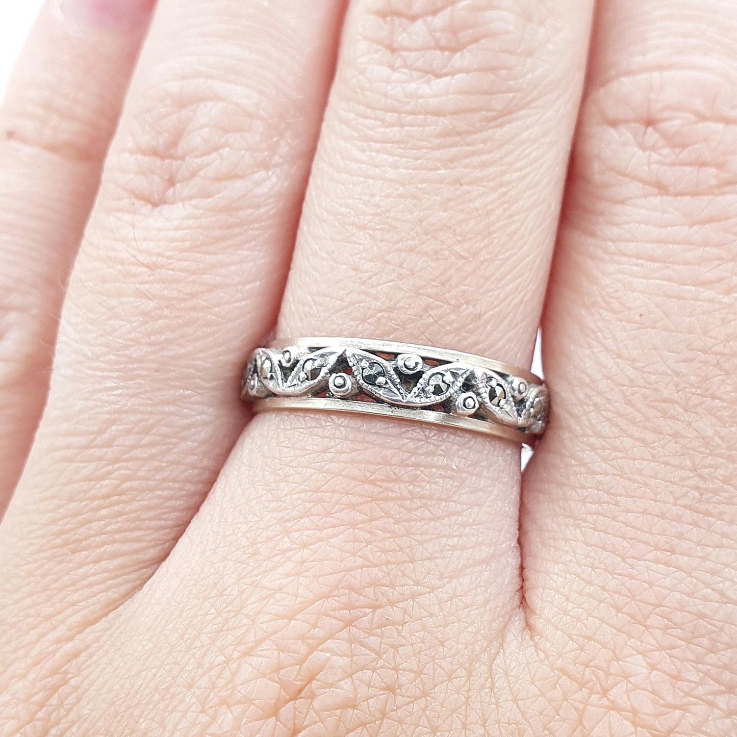 Antique 9ct Gold & Solid Silver Marcasite Eternity Ring Art Deco Leaf Style Pattern Gift Love Womens Mens Jewellery Jewelry UK Q US 8