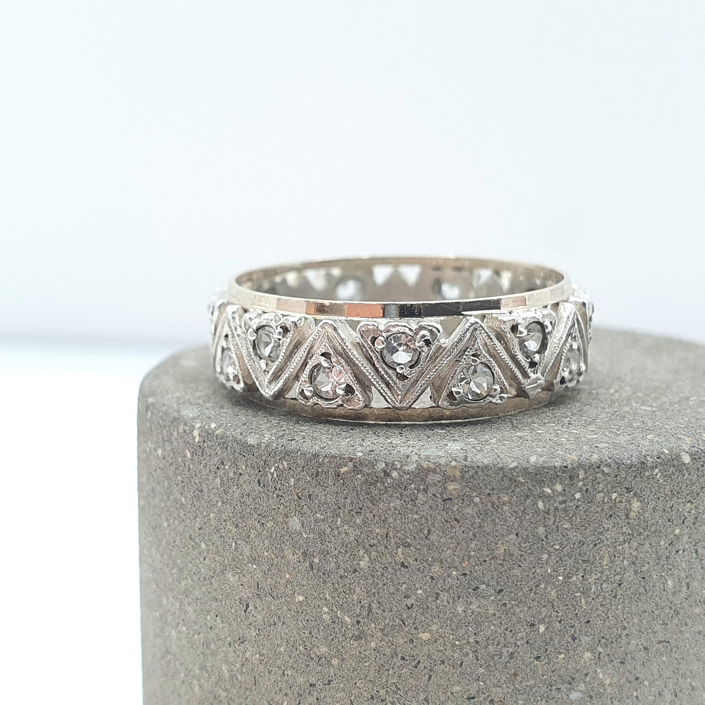 Antique 9ct Gold & Solid Silver White Spinel Eternity Ring Triangle Arrow Pattern Vintage 1920s Womens Jewelry Jewellery UK Q.5 US 8.5