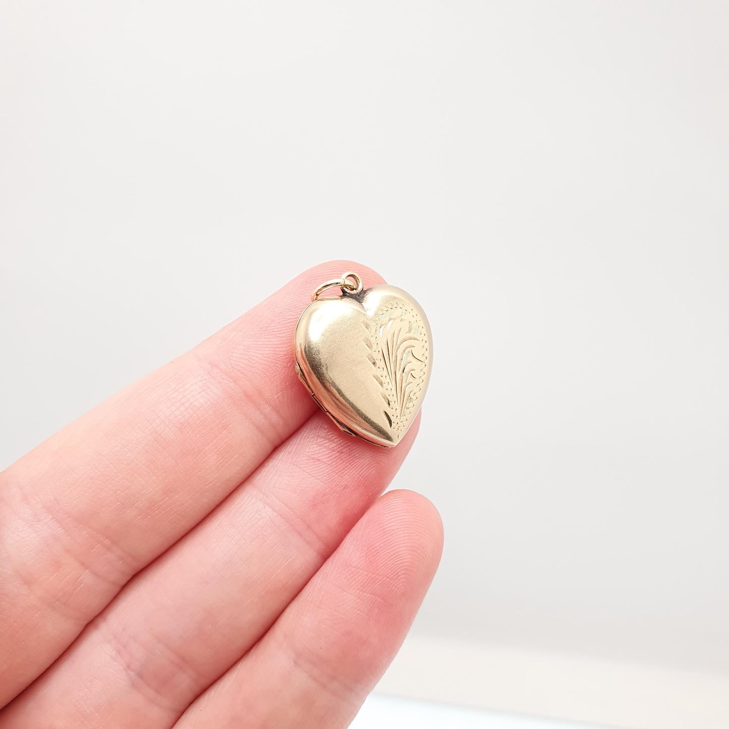 Antique 9ct Gold Heart Locket Cute Engraved Solid 9k 375 Pendant Love Gift Back & Front Necklace Jewelry Womens Jewellery