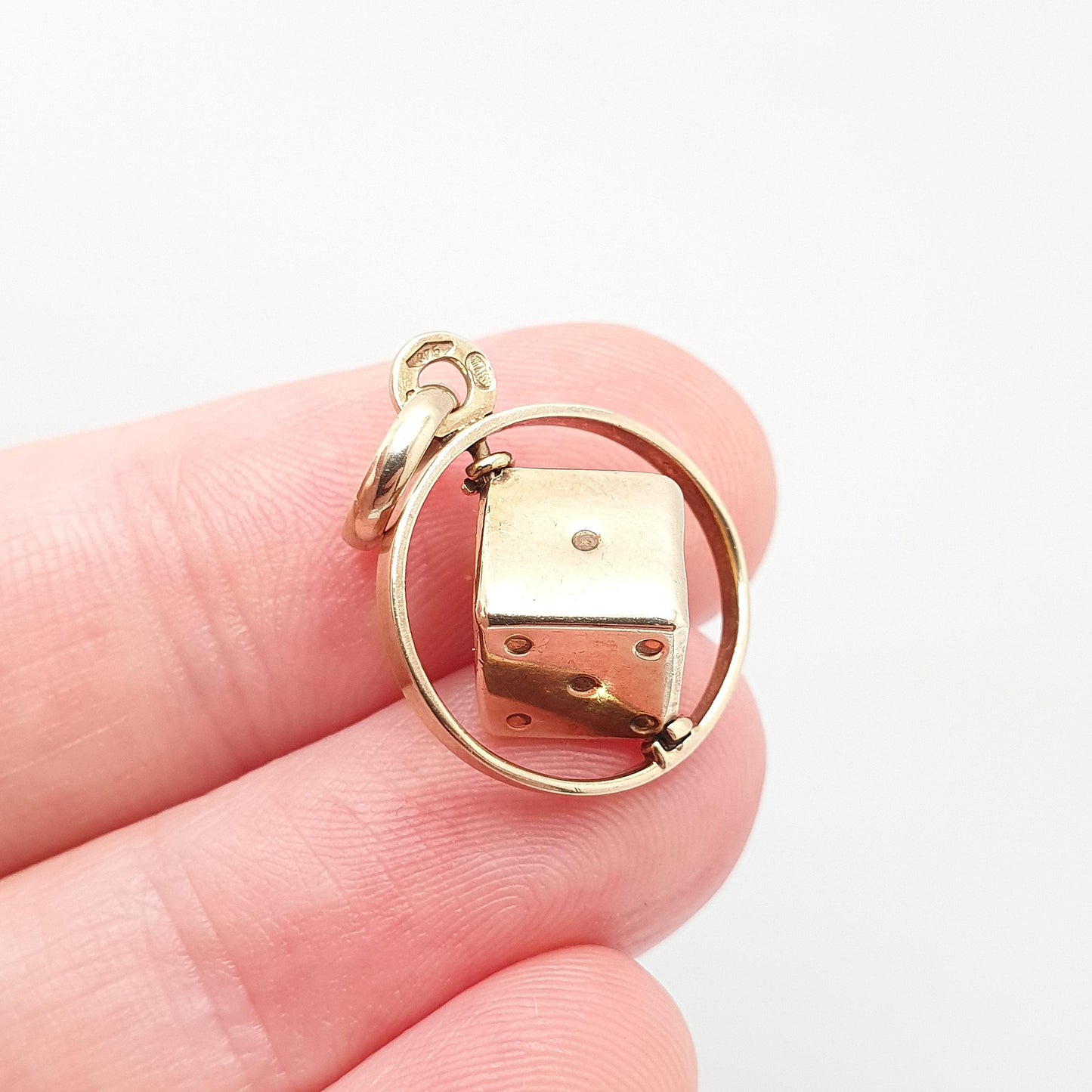 Vintage 9ct Gold Spinning Dice Necklace Pendant Rotating Die Solid 9k 9kt Good Luck Lucky Jewelry Jewellery