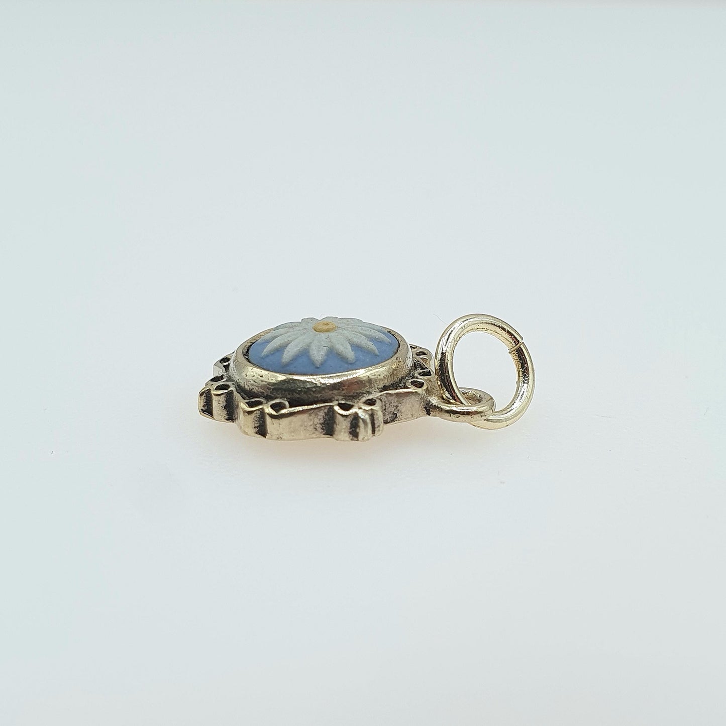 Vintage Gold on Sterling Silver Wedgwood Pendant Sky Blue Jasperware Flower Floral Womens Ladies Jewelry Jewellery Daisy Charm