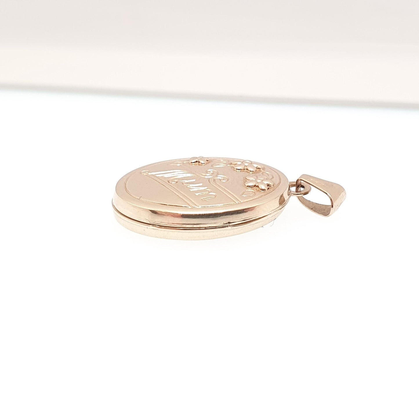 Vintage 9ct 9k Gold MUM Locket Necklace Pendant Embossed Mother Mom Mothers Day Gift Solid 9kt Jewelry Jewellery