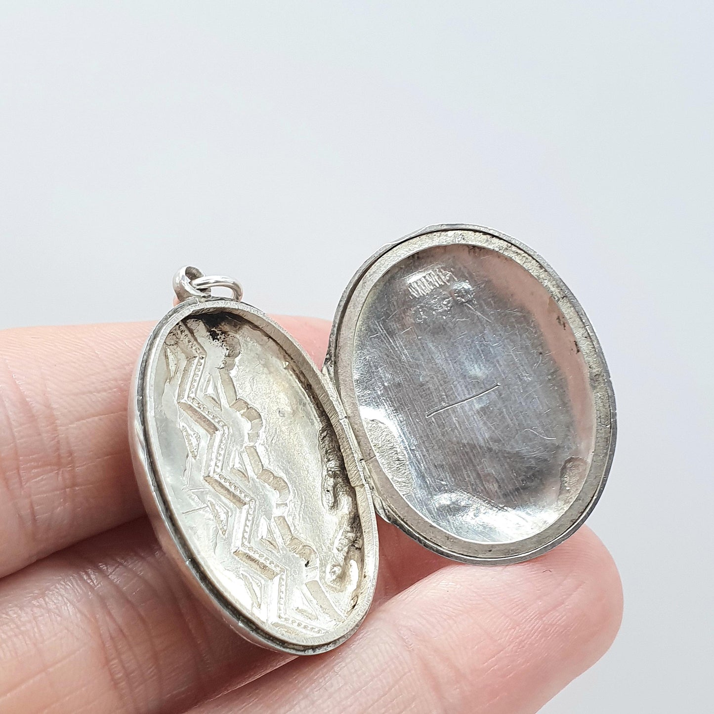 Antique Victorian Sterling Silver Locket Geometric Zig Zag Pattern 1882 Hallmark Oval Photo Picture Vintage Womens Jewelry Jewellery