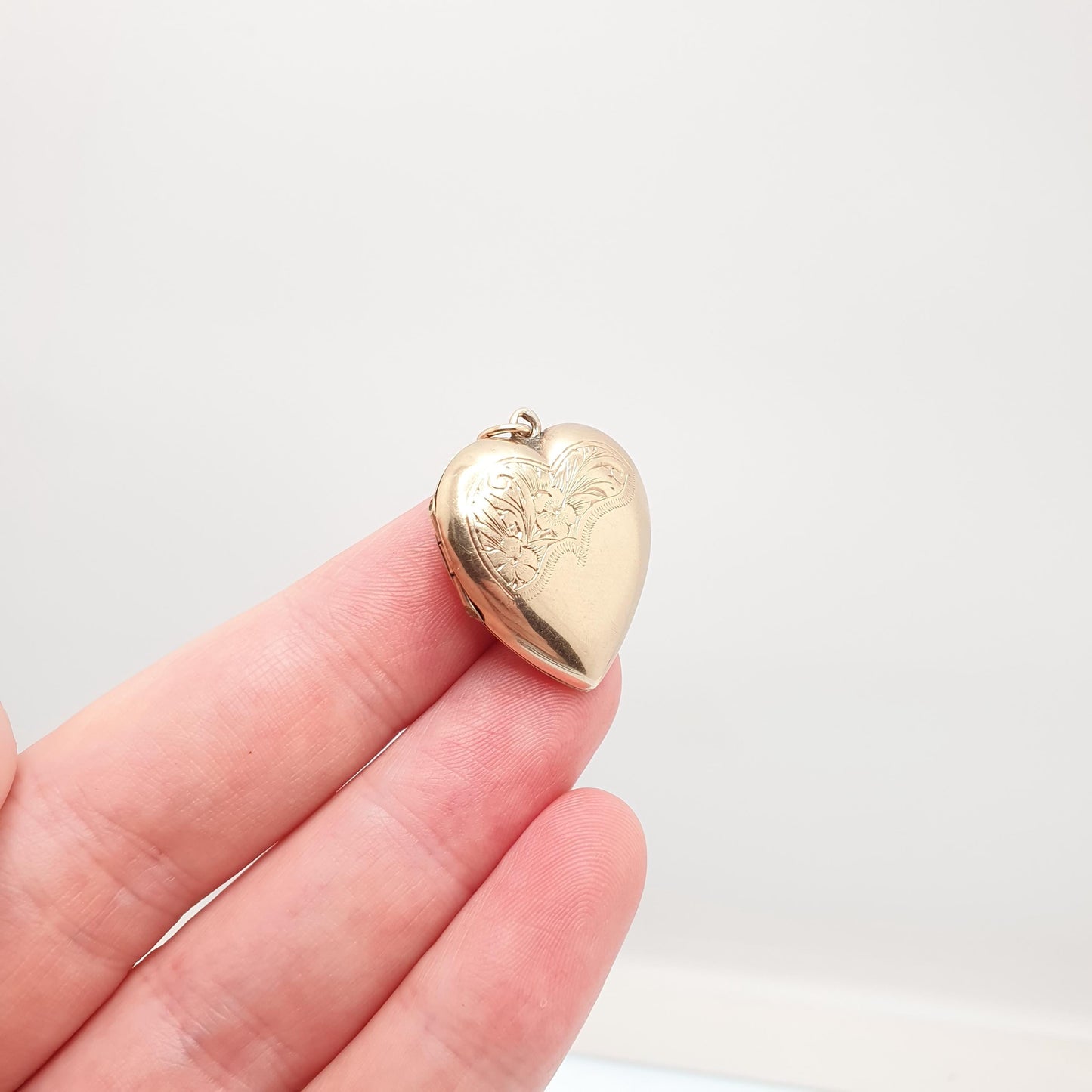 Antique 9ct Gold Heart Locket Back and Front Flower Engraved Solid 9k 375 Pendant Necklace Jewelry Womens Jewellery