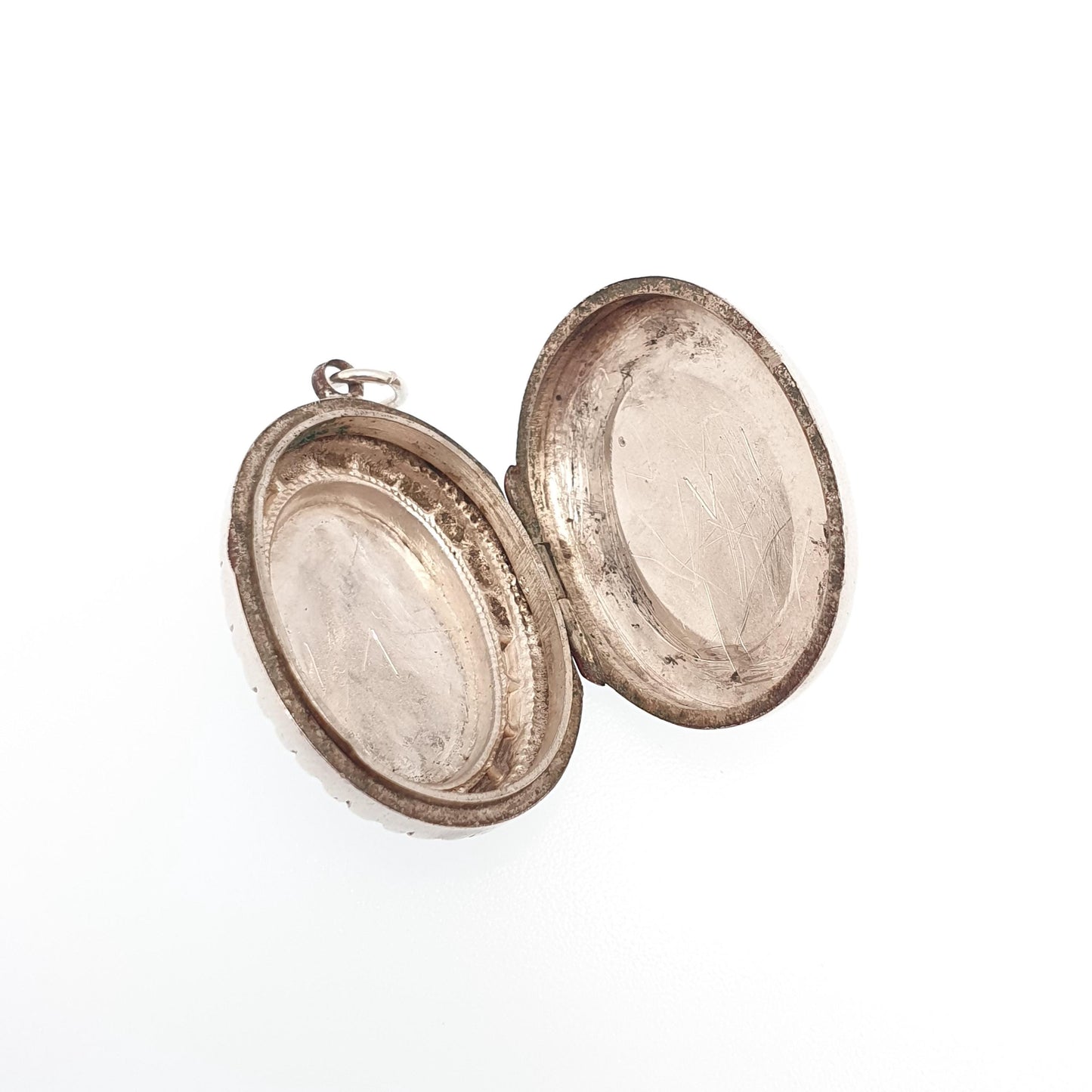 Antique Solid Silver Locket Oval Aesthetic Leaf Engraved Necklace Vintage Stepped Pendant Geometric Womens Jewelry Jewellery