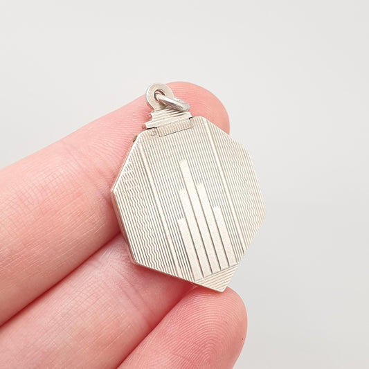 Antique Sterling Silver Locket Art Deco Heptagon Shape Geometric Pattern Necklace Pendant 1920s Picture Photo Jewelry Vintage Jewellery