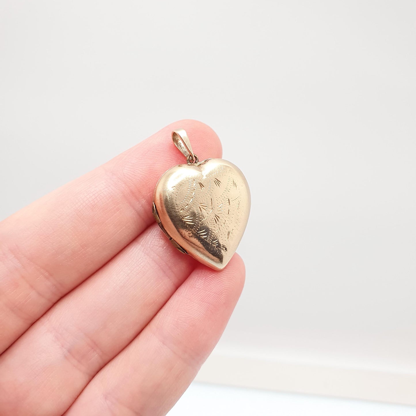 Antique 9ct Gold Heart Locket Cute Engraved Solid 9k 375 Pendant Love Gift Back & Front Necklace Jewelry Womens Jewellery