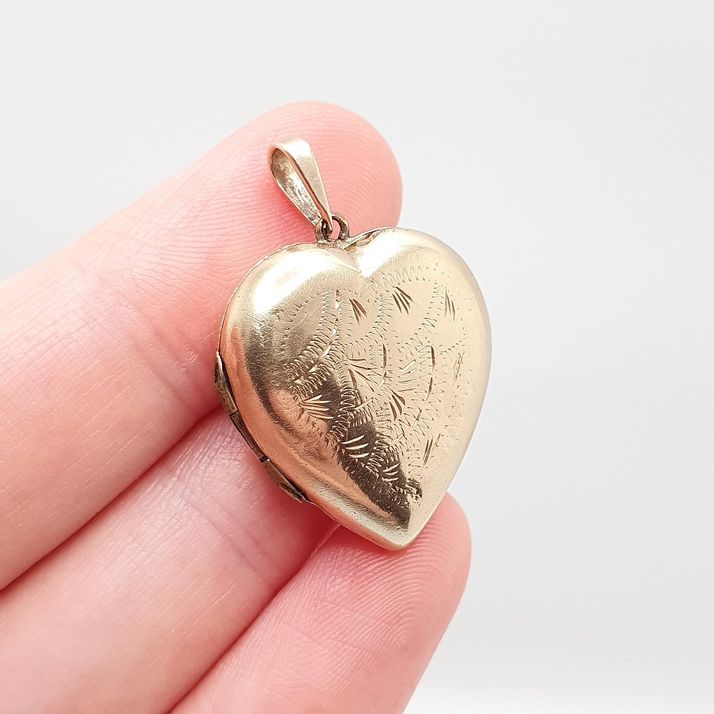 Antique 9ct Gold Heart Locket Cute Engraved Solid 9k 375 Pendant Love Gift Back & Front Necklace Jewelry Womens Jewellery