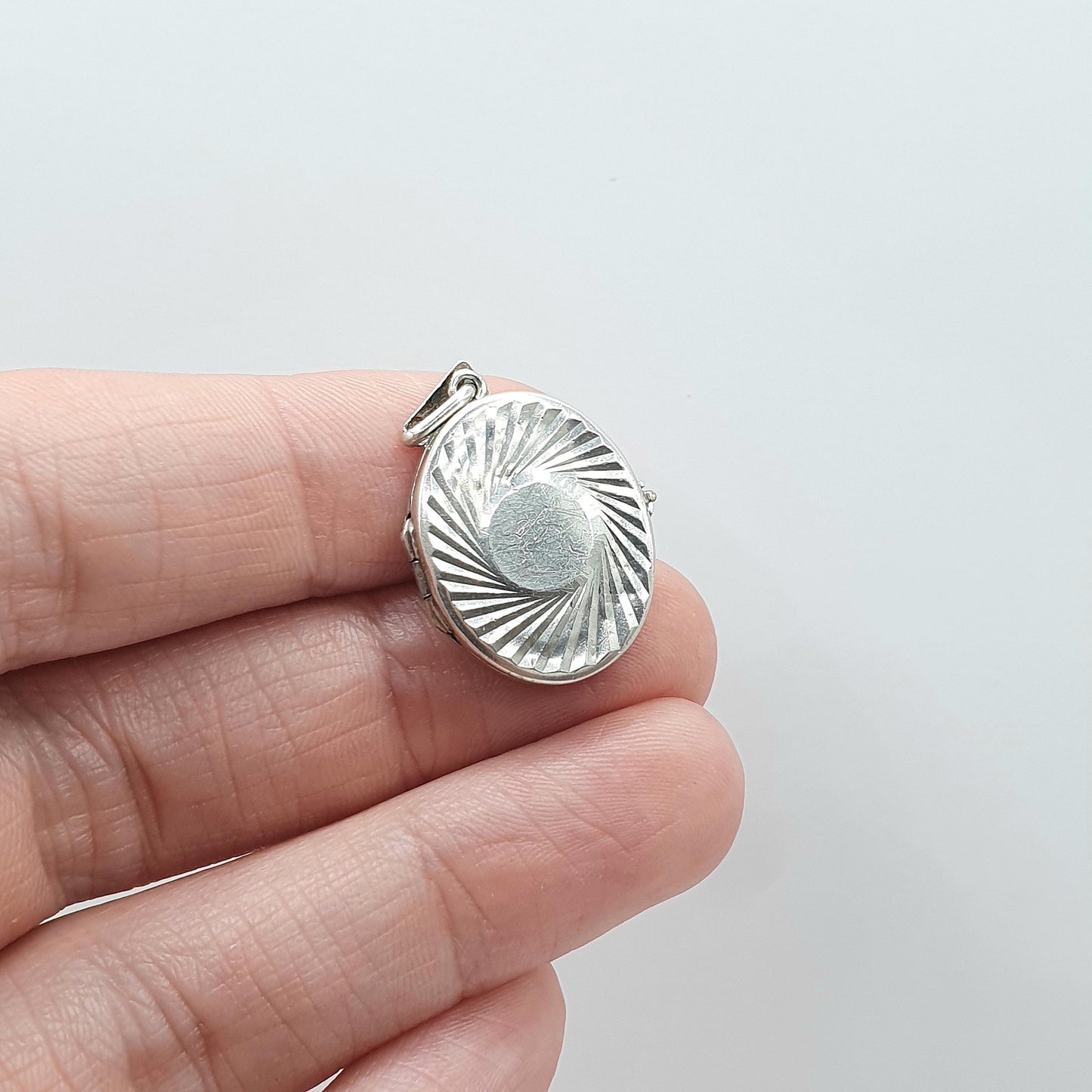 Vintage GEORG JENSEN Sterling Silver Oval Locket Gyroscope Pattern Oval Small Picture Photo Jewelry Jewellery Womens Mens