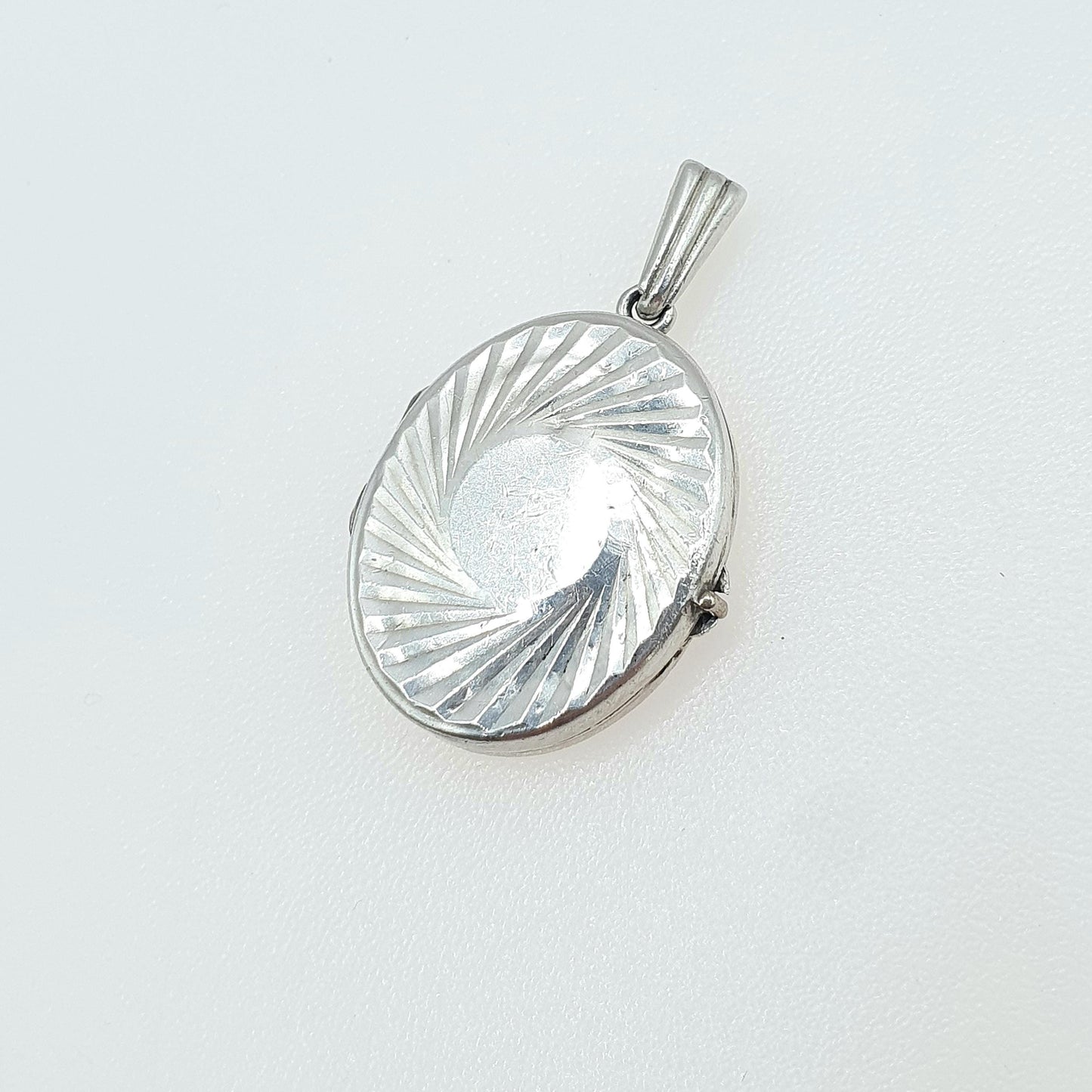 Vintage GEORG JENSEN Sterling Silver Oval Locket Gyroscope Pattern Oval Small Picture Photo Jewelry Jewellery Womens Mens