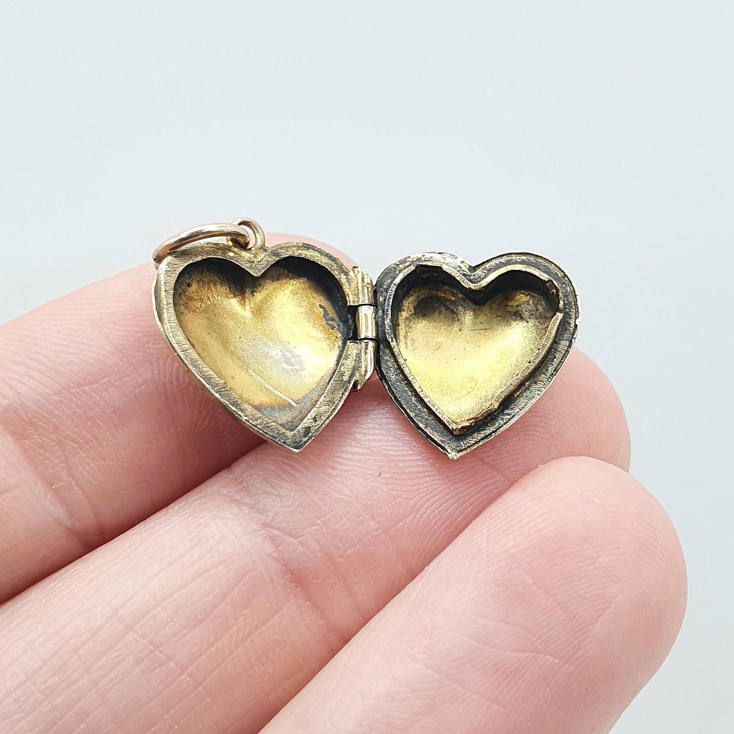 Antique 9ct Gold Heart Locket 9k Back and Front  Small Tiny Hand Engraved Necklace Vintage Sweet Gift Photo Jewelry Womens Jewellery