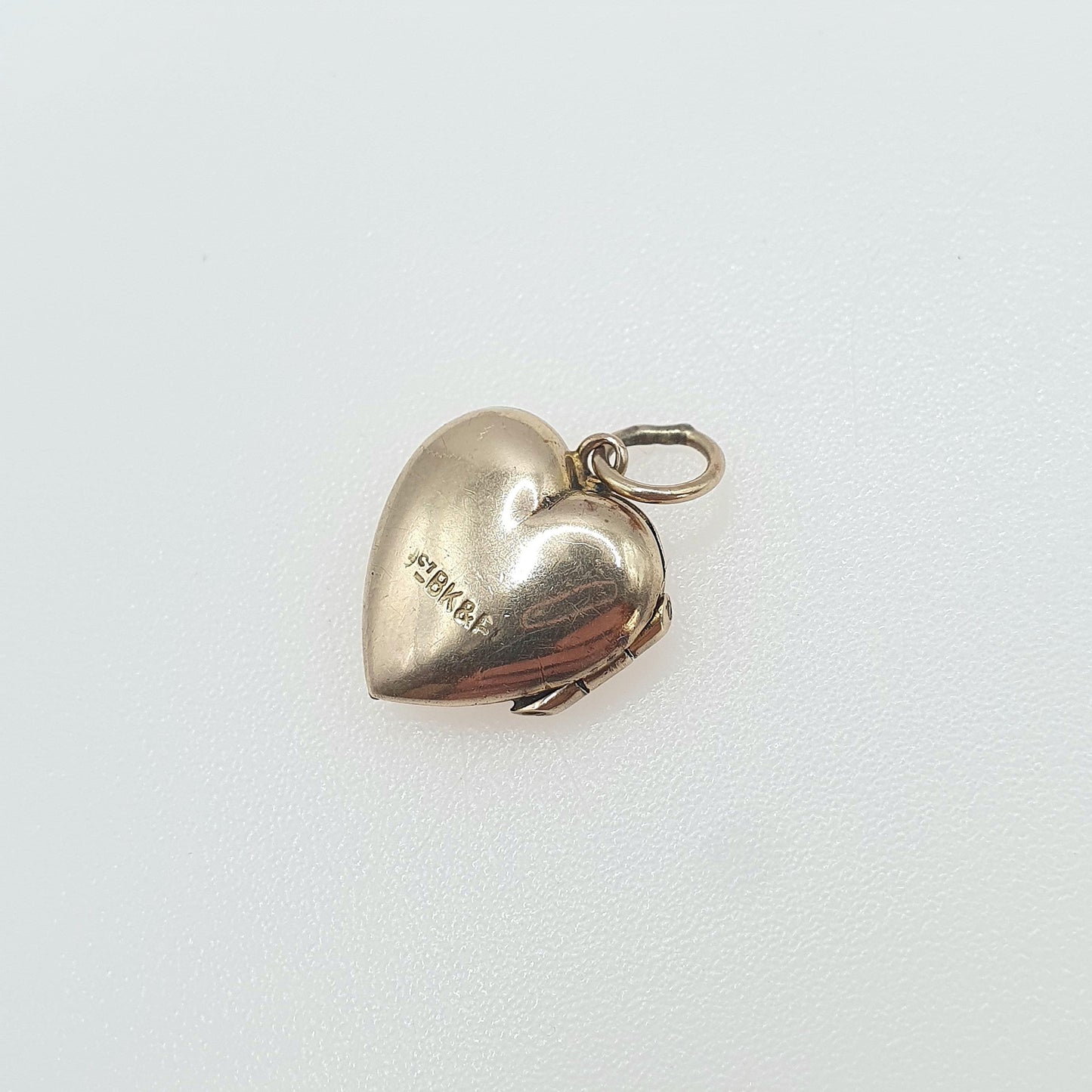 Antique 9ct Gold Heart Locket 9k Back and Front  Small Tiny Hand Engraved Necklace Vintage Sweet Gift Photo Jewelry Womens Jewellery