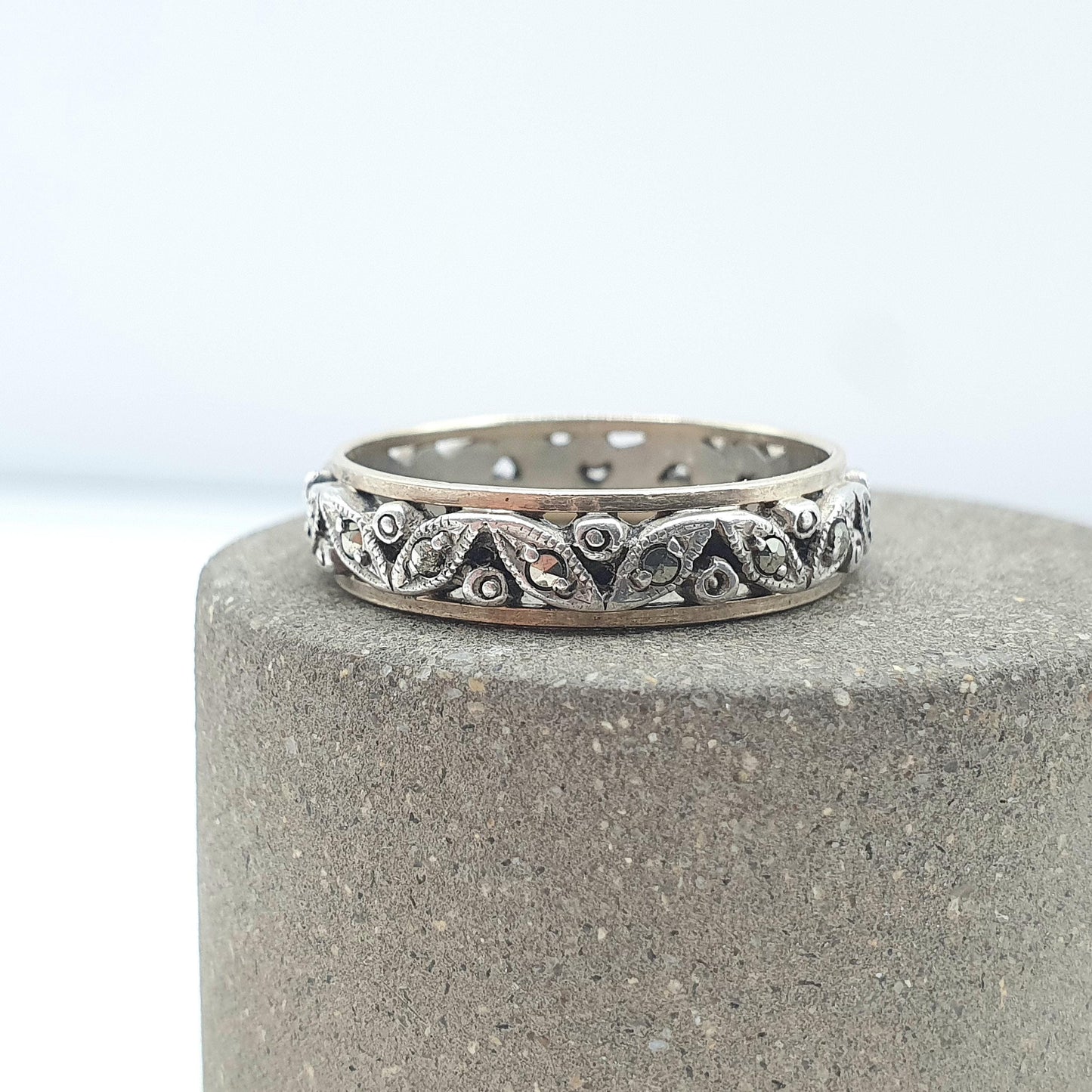 Antique 9ct Gold & Solid Silver Marcasite Eternity Ring Art Deco Leaf Style Pattern Gift Love Womens Mens Jewellery Jewelry UK Q US 8