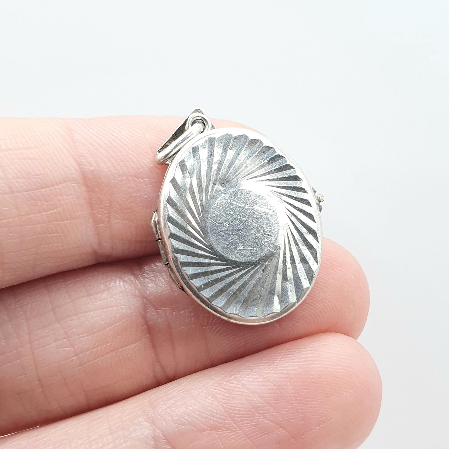 Vintage GEORG JENSEN Sterling Silver Oval Locket Gyroscope Pattern Oval Small Picture Photo Jewelry Jewellery Womens Mens