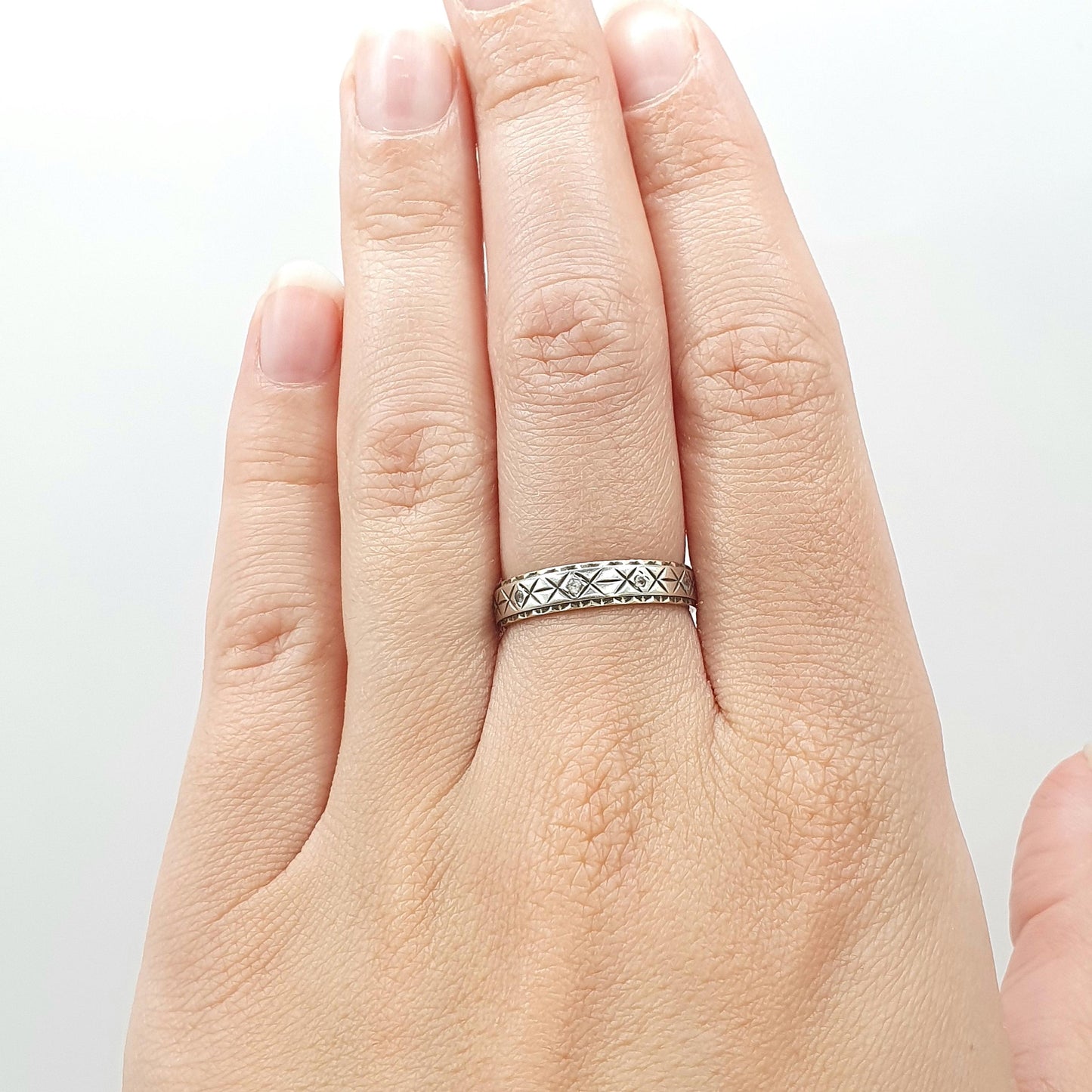 Antique 9ct Gold & Solid Silver White Spinel Eternity Ring X Pattern Vintage Womens Unisex Jewelry Jewellery UK N.5 US 7