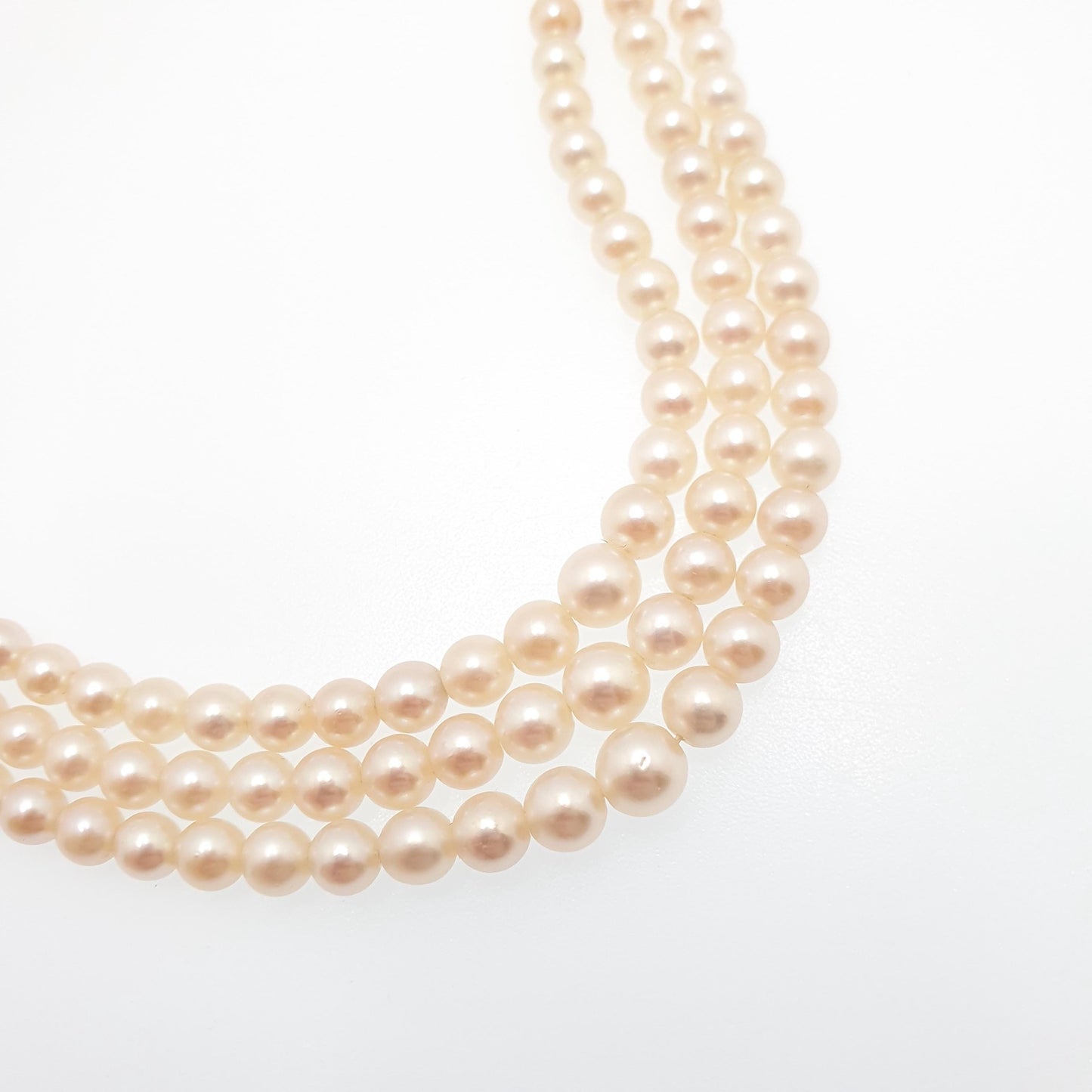 Vintage MIKIMOTO Pearl Necklace Triple Strand Sterling Silver Clasp Cultured Akoya Japanese Choker 36.5cm 14.3" 35.48g Womens