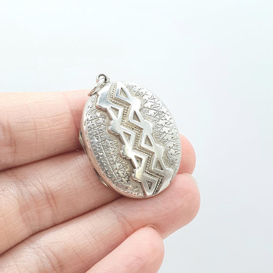 Antique Victorian Sterling Silver Locket Geometric Zig Zag Pattern 1882 Hallmark Oval Photo Picture Vintage Womens Jewelry Jewellery