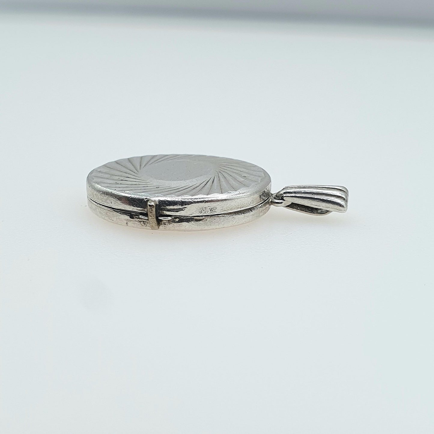 Vintage GEORG JENSEN Sterling Silver Oval Locket Gyroscope Pattern Oval Small Picture Photo Jewelry Jewellery Womens Mens