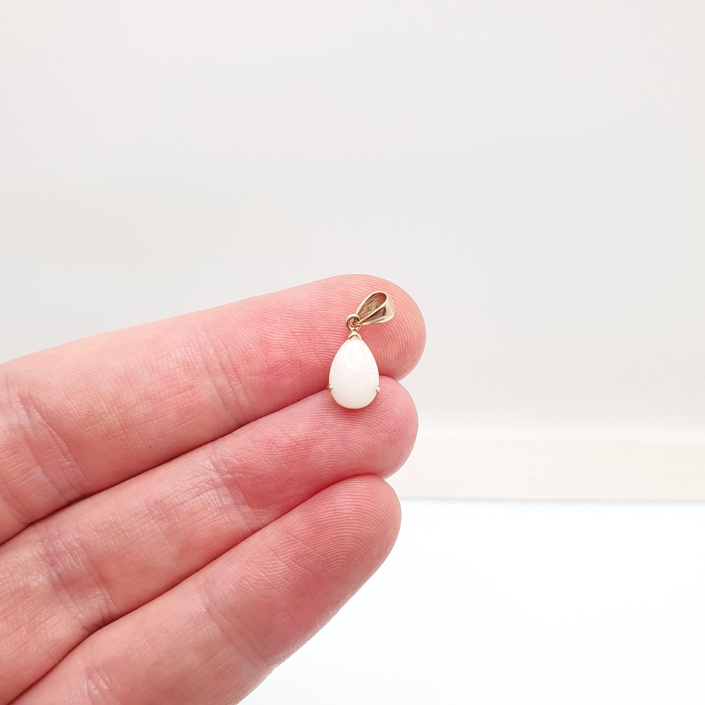 Vintage 9k 9ct Gold Opal Pendant Solid 375 9kt Necklace Pear Cut White Gemstone Womens Jewelry Jewellery