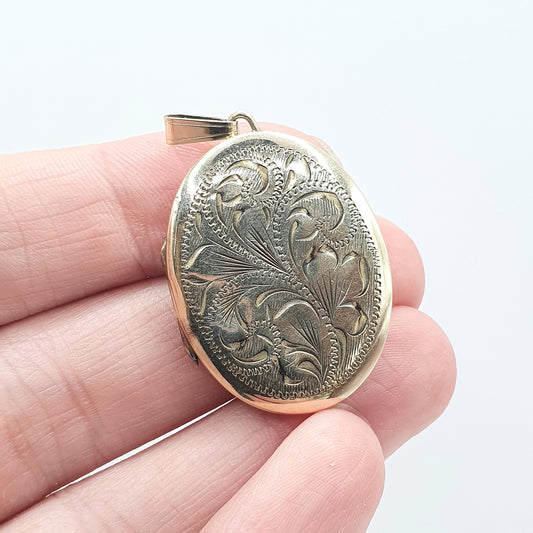 Vintage Rolled Gold Locket Oval Hand Engraved Large Gold Filled Womens Pendant Necklace Photo Ladies Jewellery Jewelry