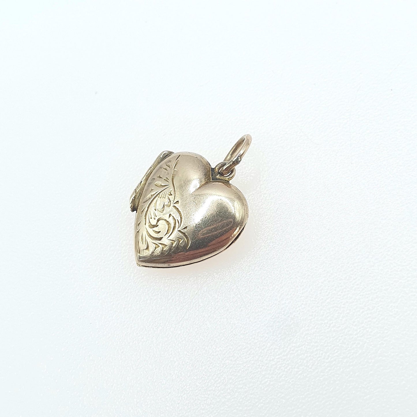 Antique 9ct Gold Heart Locket 9k Back and Front  Small Tiny Hand Engraved Necklace Vintage Sweet Gift Photo Jewelry Womens Jewellery
