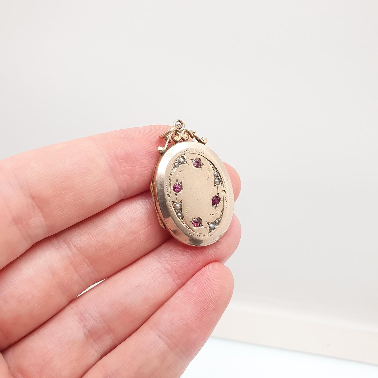 Antique 9ct 9k Gold Ruby Paste Locket Seed Pearl Back Front Oval Pendant Picture Photo Vintage Jewelry Jewellery