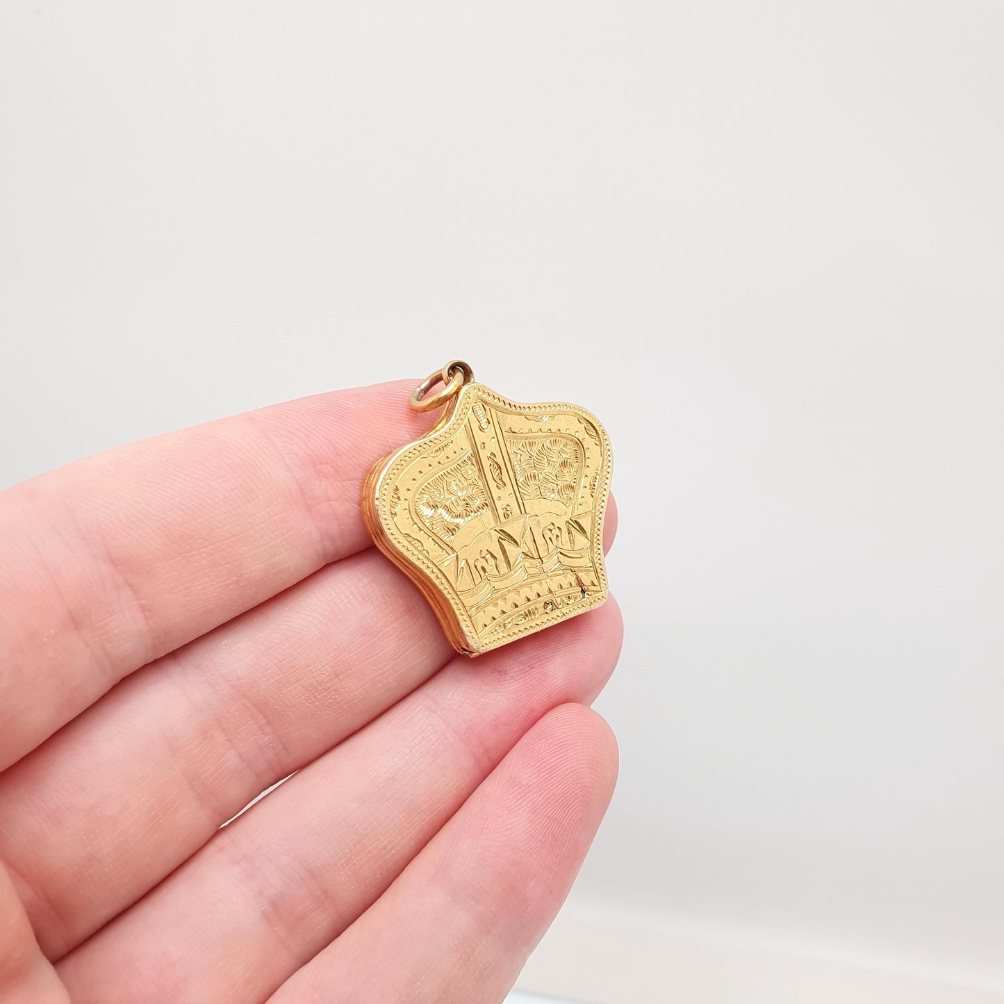 Antique Victorian 9ct Gold Crown Locket 9kt 9k Back and Front Yellow Pendant Royalty King Queen Unusual Shape Vintage Jewellery Jewelry