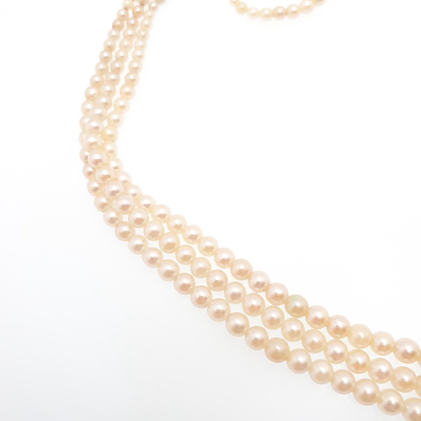 Vintage MIKIMOTO Pearl Necklace Triple Strand Sterling Silver Clasp Cultured Akoya Japanese Choker 36.5cm 14.3" 35.48g Womens
